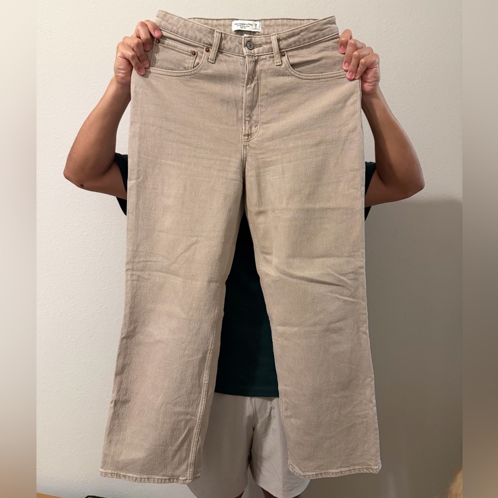 Abercrombie & Fitch Curve Love Beige Straight Leg Jeans
